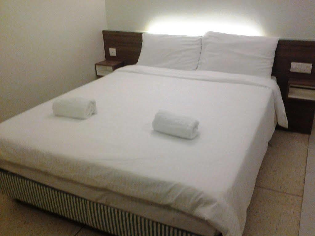 Qish Hotel Malacca Exterior foto