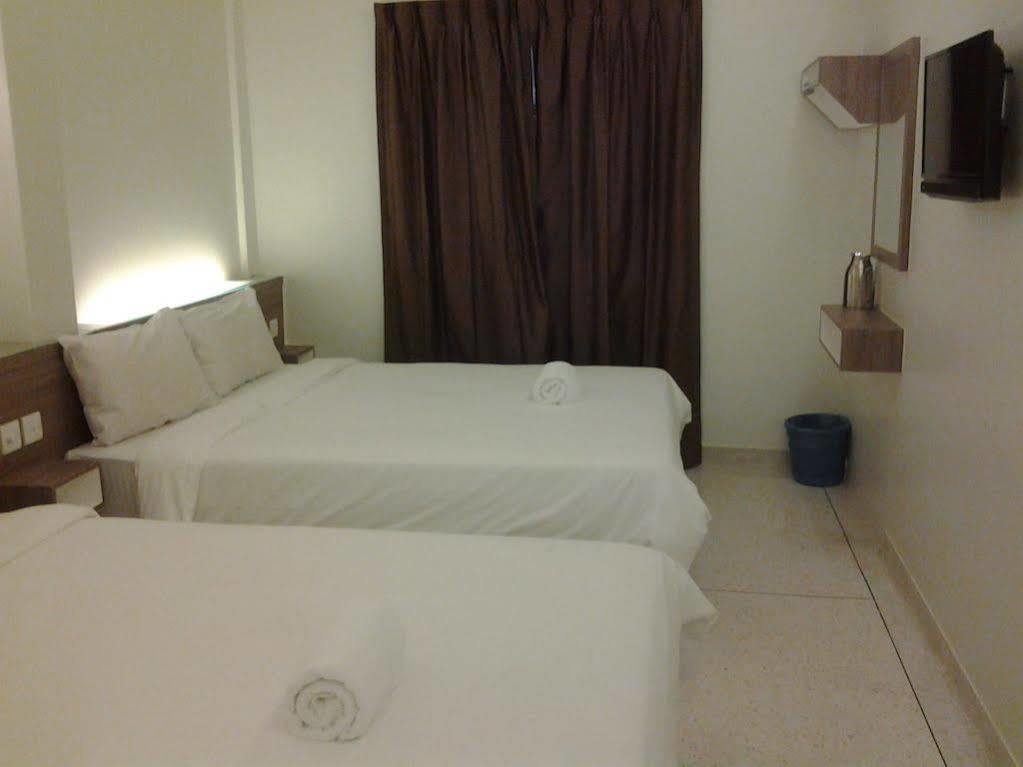 Qish Hotel Malacca Exterior foto
